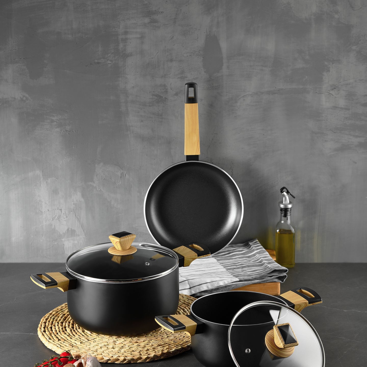 Batería de cocina Bergner Aluminio prensado 5 piezas - Earth Black (5)